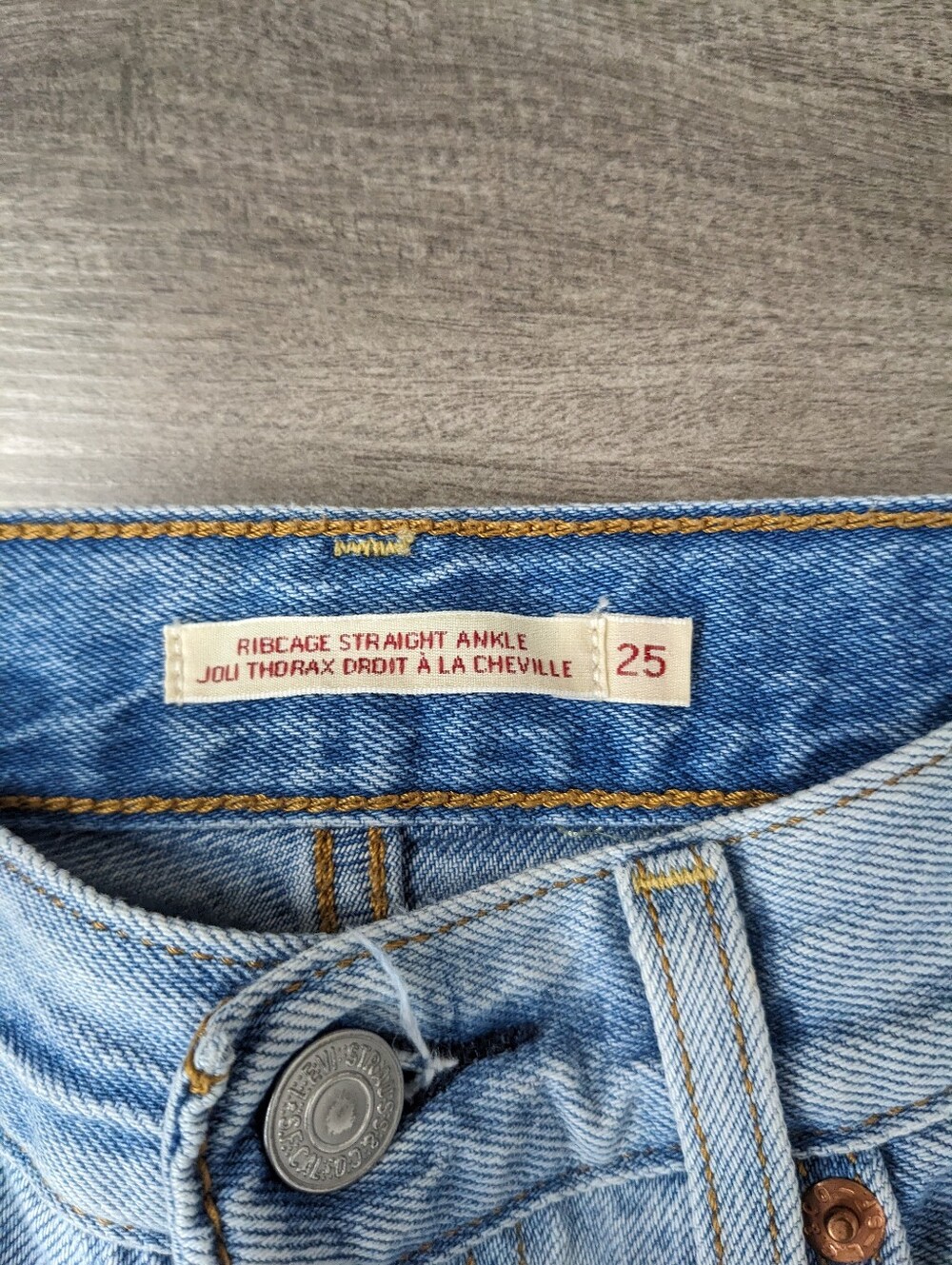 Levi's Women's Ribcage Straight Ankle Size 25 Light Wash - Picture 6 of 11